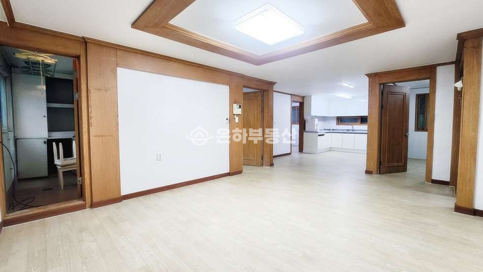 경기 수원장안구 조원동 도배장판함, 사용면적 30평대, 지대높아 2층같은 반지하 월세 매물번호 10179 사진 1