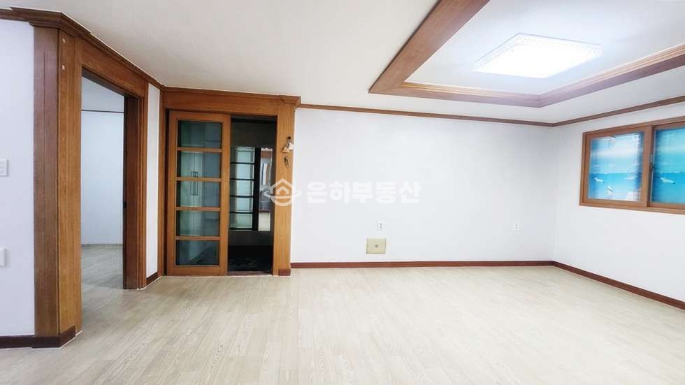 경기 수원장안구 조원동 도배장판함, 사용면적 30평대, 지대높아 2층같은 반지하 월세 매물번호 10179 사진 3
