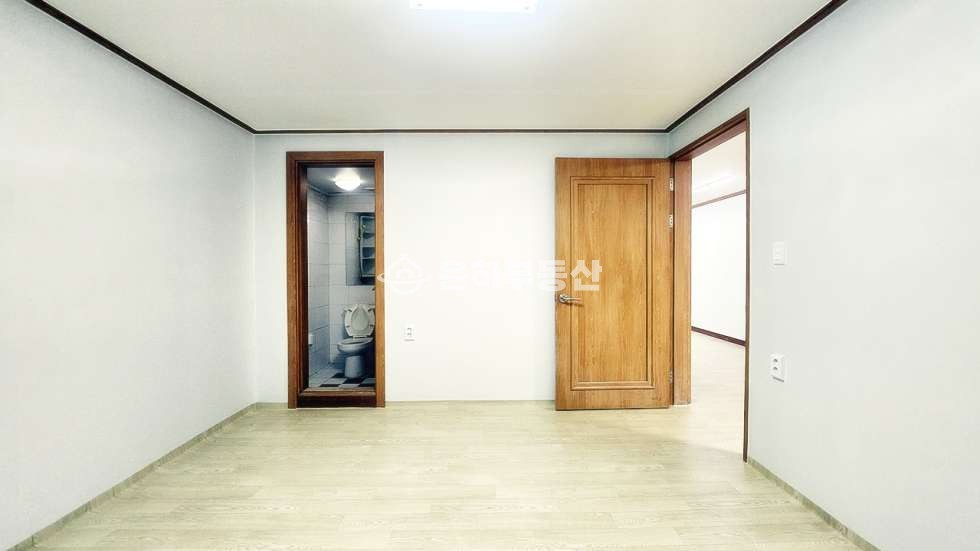 경기 수원장안구 조원동 도배장판함, 사용면적 30평대, 지대높아 2층같은 반지하 월세 매물번호 10179 사진 6