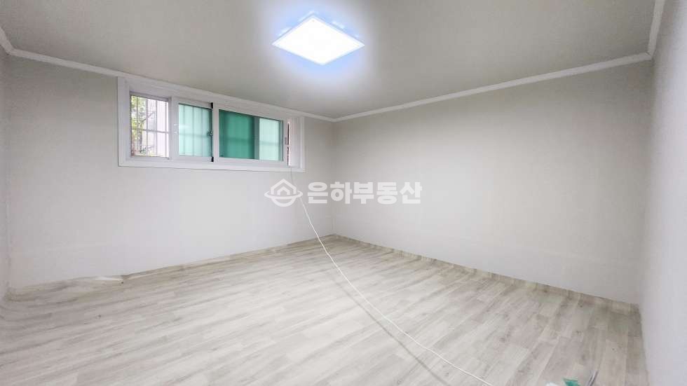 경기 수원장안구 조원동 마당O,지하 냄새X, 안방 넓은 가성비 반지하 투룸 월세 매물번호 10303 사진 4