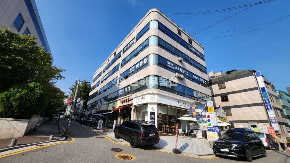 서울 서초구 서초동 교대역 도보 3분 저렴한 지하60평 무권리상가 월세 매물번호 10047 사진 1