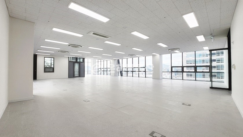 서울 강남구 역삼동 센터필드 사거리 전용91평 단독층, 스타렉스까지 주차가능한 사무실임대 월세 매물번호 10049 사진 5