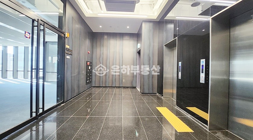 서울 강남구 역삼동 층고높은 전용96평 단독층, 스타렉스까지 주차가능한 사무실임대 월세 매물번호 10050 사진 13