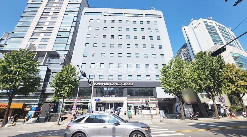 서울 용산구 한남동 이태원역 도보 4분 약 247평 대로변 무권리 월세 매물번호 10048 사진 1