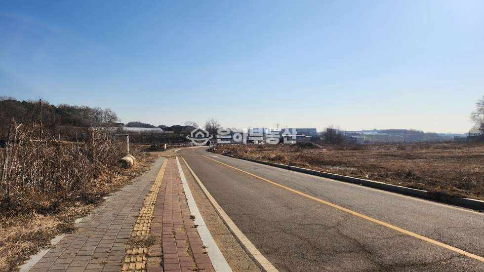 경기 화성만세구 향남읍 구문천리 2차선 도로접, 약 2천평 개발행위허가득 매매 매물번호 10071 사진 3